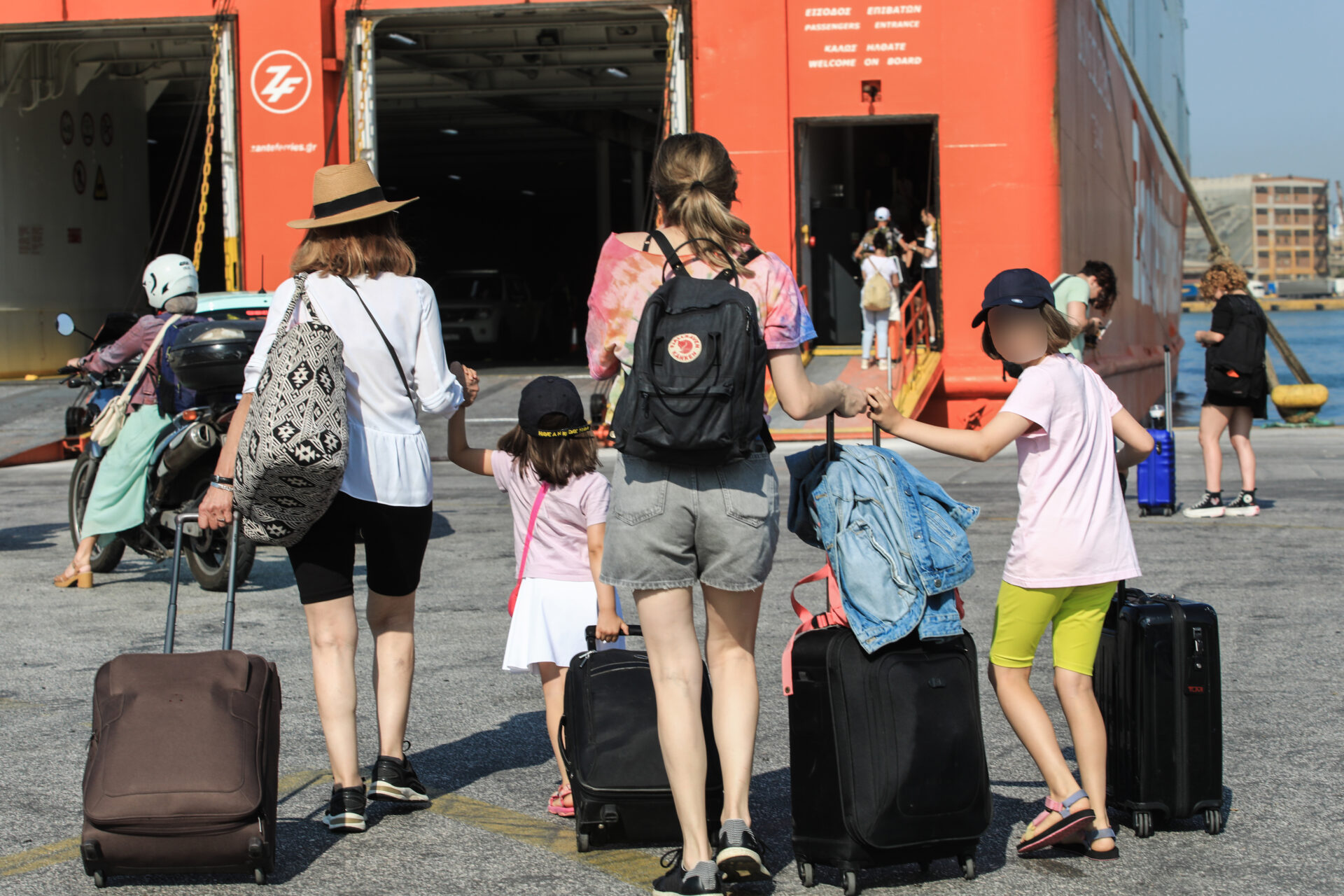 Ανοίγει η πλατφόρμα – Voucher έως 600 ευρώ για διακοπές