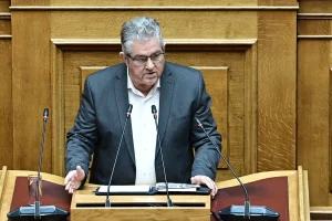 Κουτσούμπας: «Αγαπημένη απασχόληση της ΝΔ η συγκάλυψη» – Αποχώρησε το ΚΚΕ από τη Βουλή