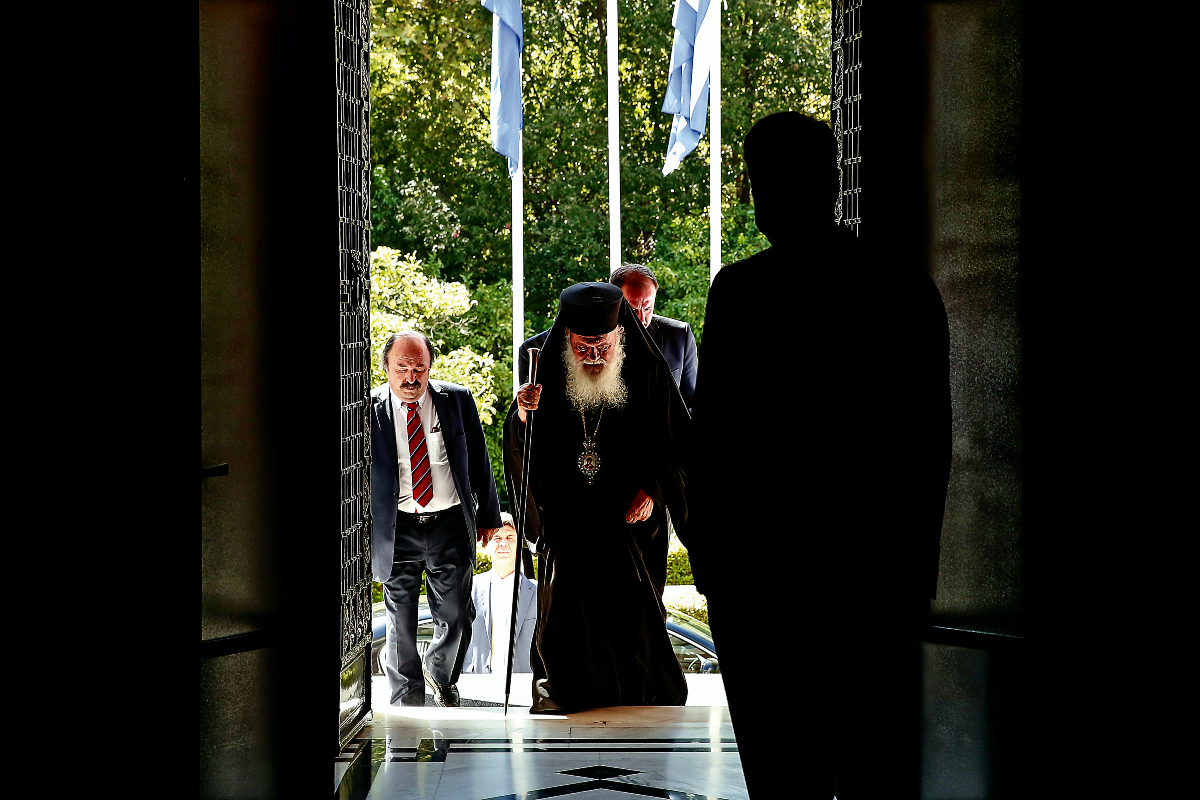 Το νομοσχέδιο Τρίτση που έφερε σε μετωπική σύγκρουση Εκκλησία και Πολιτεία