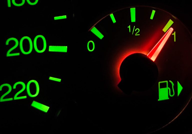 Fuel Pass: Πόση βενζίνη βάζετε με την επιδότηση