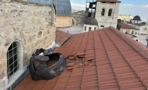 Συναγερμός στην Ιερουσαλήμ: Θραύσμα πυραύλου έπεσε κοντά στον Πανάγιο Τάφο