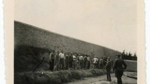 Καισαριανή: Νέες φωτογραφίες λίγο πριν την εκτέλεση των 200