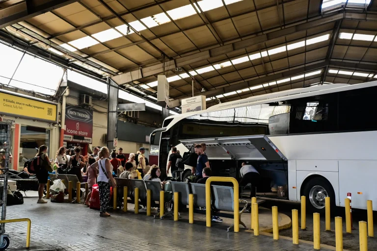 Αυξήσεις στα εισιτήρια: Ακριβότερα αεροπορικά και ΚΤΕΛ – Πώς επηρεάζονται οι μετακινήσεις