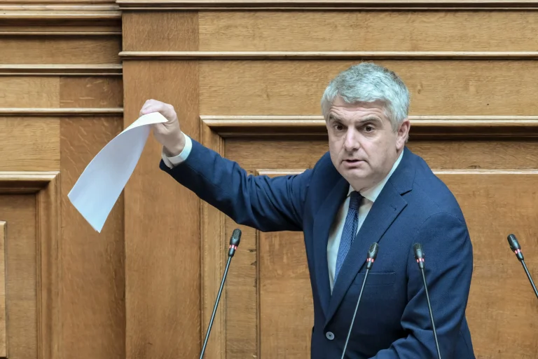 Οδυσσέας Κωνσταντινόπουλος: Παραδίδει την έδρα μετά τη διαγραφή από το ΠΑΣΟΚ