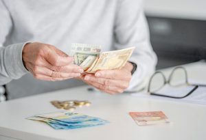 Ποιοι μπορούν να φύγουν νωρίτερα στη σύνταξη