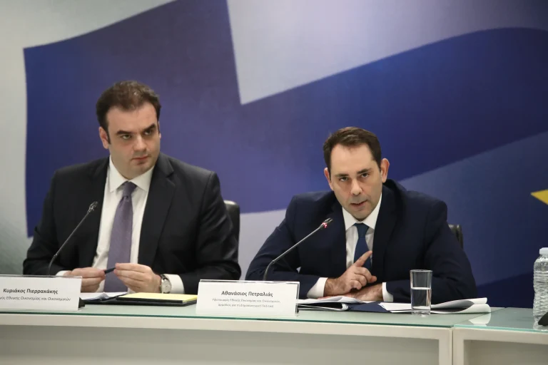 Υπ. Οικονομικών: Όλα τα μέτρα για fuel pass, diesel, ακτοπλοϊκά