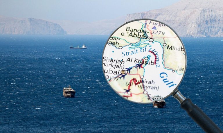 Ιράν: «Δεν θα περάσει ούτε ένα λίτρο πετρελαίου από τα Στενά του Ορμούζ»
