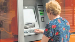 Συντάξεις: Πώς πληρώνονται τα αναδρομικά