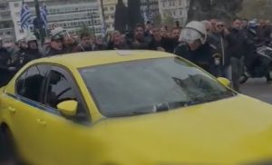 «Απεργοσπάστες!»: Ένταση και επεισόδια στο Σύνταγμα