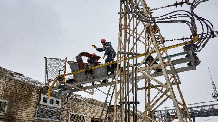 Ρωσική επίθεση προκαλεί ζημιές σε ενεργειακές και λιμενικές υποδομές στη νότια Ουκρανία