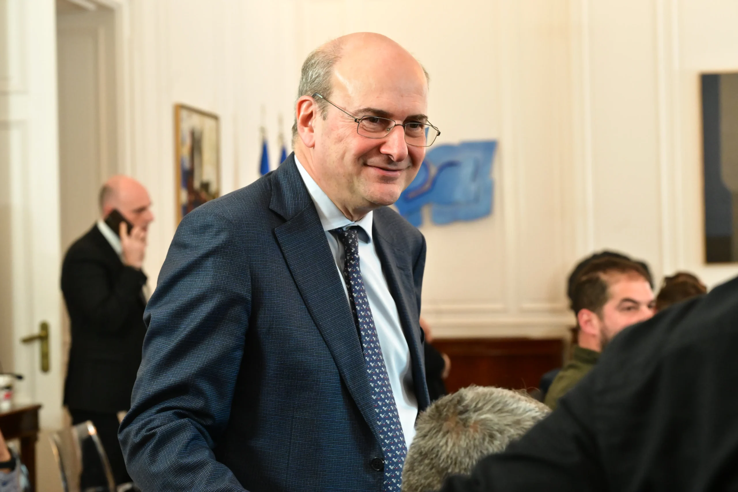 Χατζηδάκης: 5,3 δισ. για στέγαση, ρεύμα και μεταφορές – Δείτε ποιοι είναι οι δικαιούχοι