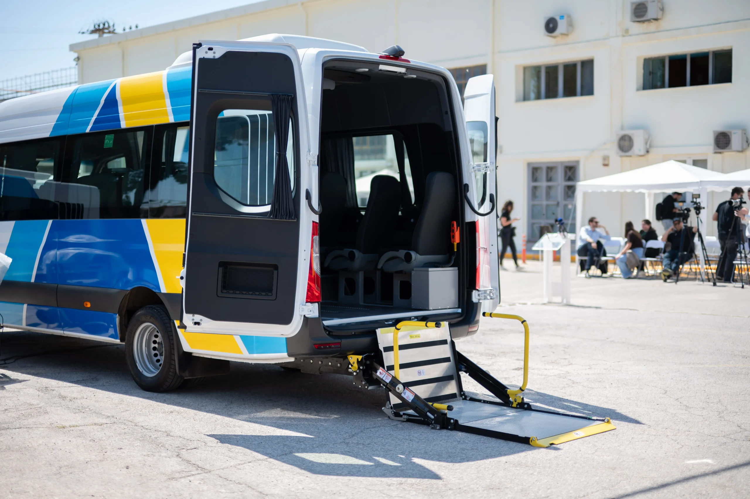 Δωρεάν μετακινήσεις για ΑμεΑ με 10 ειδικά διαμορφωμένα οχήματα της ΟΣΥ