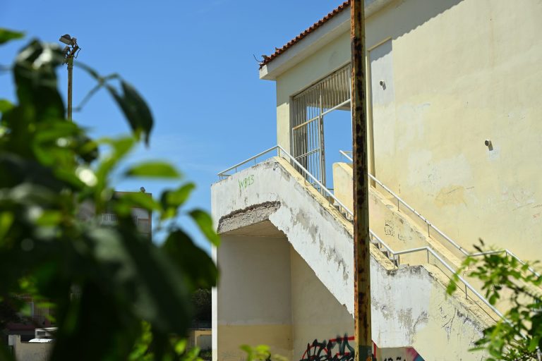 Επικίνδυνα μπαλκόνια: Ποιος πληρώνει και ποιος έχει την ευθύνη