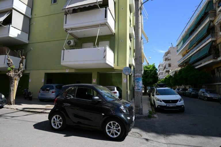 Νέος νόμος: Τι αλλάζει με το πάρκινγκ στις πολυκατοικίες