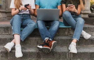 Προστασία ανηλίκων: Νέα μέτρα για gaming, ψηφιακό τζόγο και τεχνητή νοημοσύνη