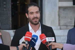 Άρης Μουγκοπέτρος: Επέστρεψε στο κλαρίνο και «λύγισε» το διαδίκτυο