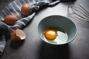 Frozen Egg στο TikTok: Το viral trend με αυγά που προκαλεί ανησυχία στους ειδικούς