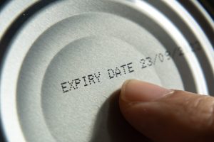 Ημερομηνία λήξης στα τρόφιμα: Τι σημαίνει και πότε είναι ασφαλή