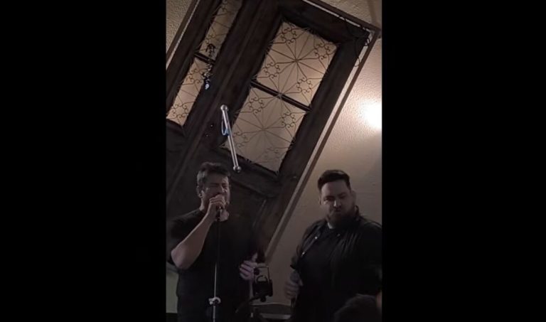 Ο Γεωργούλης πήρε το μικρόφωνο στη Λάρισα και αποθεώθηκε