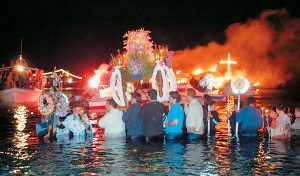 Πάσχα στην Ελλάδα: Τα πιο εντυπωσιακά έθιμα από κάθε γωνιά της χώρας