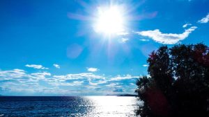Καιρός 26 Απριλίου: Επιστρέφει σήμερα η άνοιξη – Ηλιοφάνεια και άνοδος θερμοκρασίας