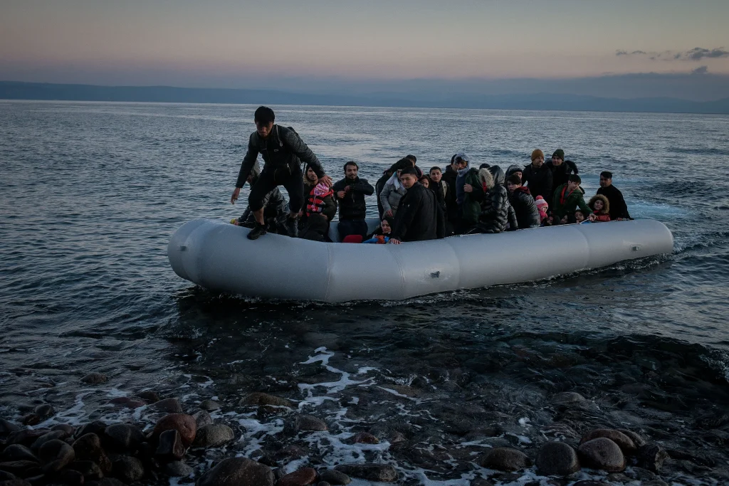 Γαύδος: Επιχείρηση διάσωσης για 29 μετανάστες – Μεταφέρονται στη Σούδα