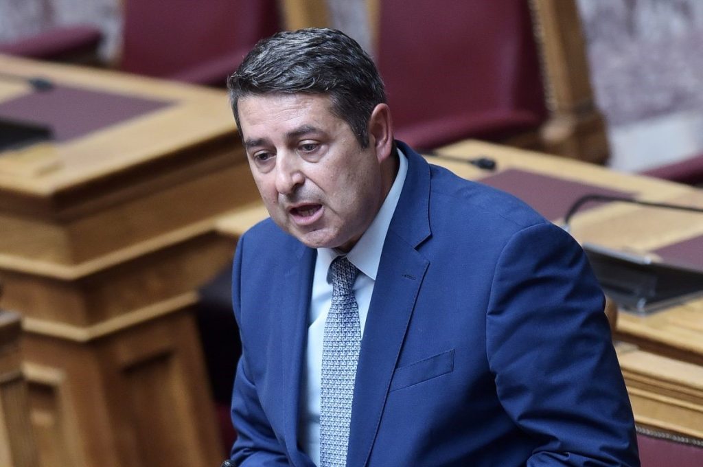 Σοβαρή αλλά ελεγχόμενη η κατάσταση του Γ. Μυλωνάκη – Διασωληνωμένος στον Ευαγγελισμό