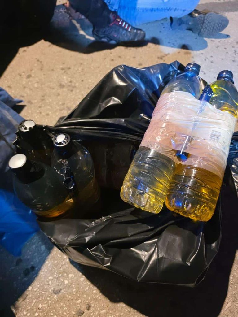 Ανάσταση χωρίς μολότοφ στον Νέο Κόσμο: τρεις συλλήψεις και δεκάδες μηχανισμοί στα χέρια της ΕΛ.ΑΣ