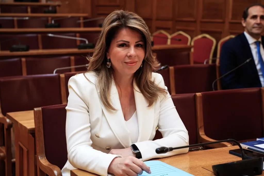 Παπακώστα: Ζητά άρση ασυλίας και αποσύρεται από τις εκλογές