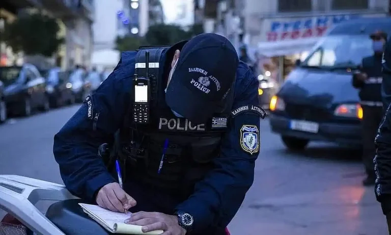 Μαζικά πρόστιμα σε 400.000 ιδιοκτήτες οχημάτων – Ποιοι θα δουν ειδοποίηση στην πόρτα τους