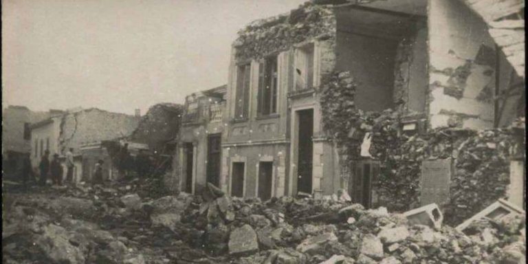 Ο σεισμός που άφησε 15.000 άστεγους και ισοπέδωσε την Κόρινθο