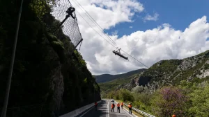 Τέμπη: Επιχείρηση διάσωσης στα 70 μέτρα – Εντυπωσιακή άσκηση σε πραγματικές συνθήκες
