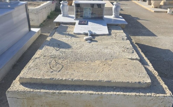 Σοκ: Ξεθάφτηκαν παππούς και εγγονός για να πουληθεί ο τάφος