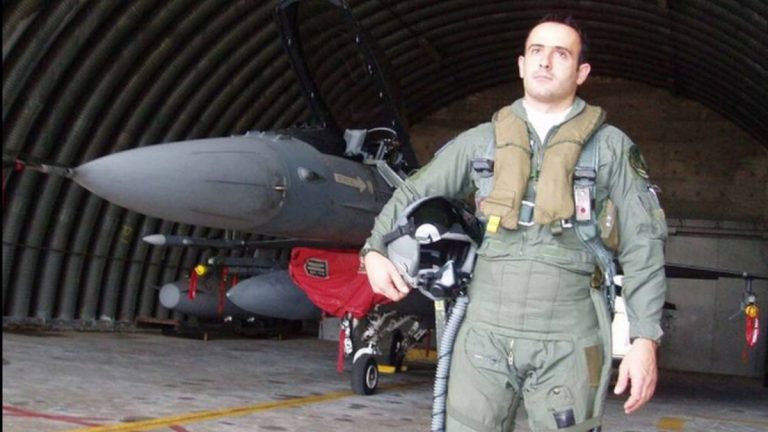 Ο ήρωας του Αιγαίου: Η θυσία του σμηναγού Κώστα Ηλιάκη