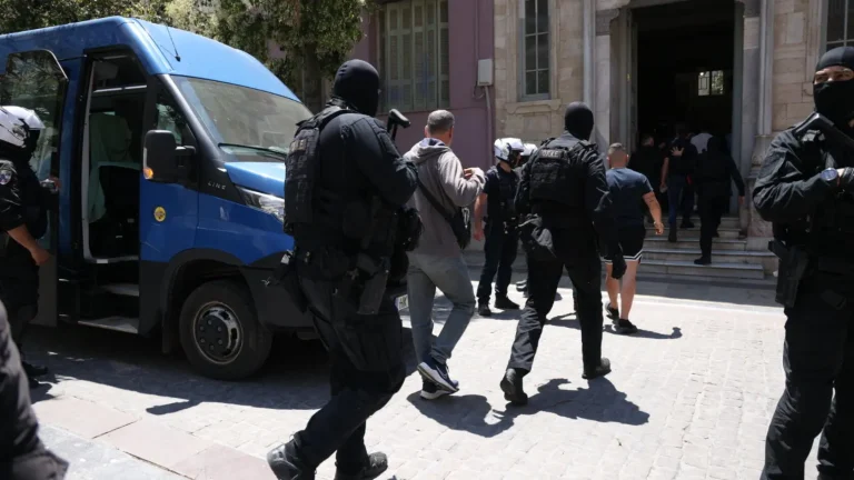 Κρήτη: Στο αυτόφωρο οι τέσσερις για την κομπίνα με τα «δανεικά» πρόβατα