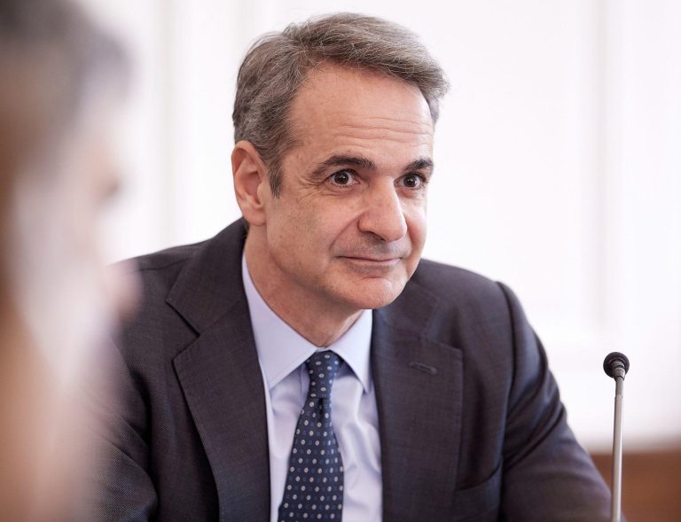 Σύσκεψη στο Μαξίμου για τις φωτιές: Το σχέδιο με drones, δασοκομάντος και 80 αεροσκάφη