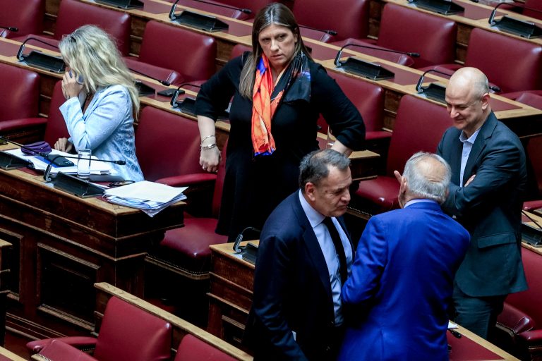 Υποκλοπές: «Μπλόκο» στην Εξεταστική με 155 «όχι» – Αποχώρησε η αντιπολίτευση