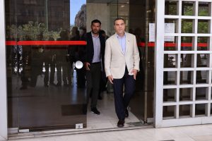 Στον Άρειο Πάγο ο Τσίπρας: Κατέθεσε την ιδρυτική διακήρυξη της ΕΛΑΣ