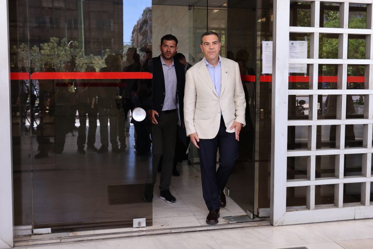 Στον Άρειο Πάγο ο Τσίπρας: Κατέθεσε την ιδρυτική διακήρυξη της ΕΛΑΣ