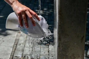 Καύσωνας στην Αθήνα: Η πρωτοβουλία που δείχνει πού θα βρείτε δροσιά στην πόλη