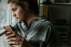 SafeYouth: Το panic button που ειδοποιεί άμεσα την Αστυνομία για ανηλίκους