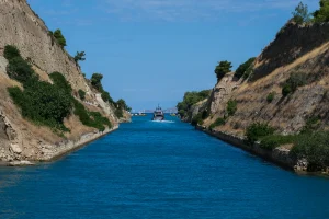 Ισθμός: Κλείνει η γέφυρα προς Αθήνα για βαρέα φορτηγά