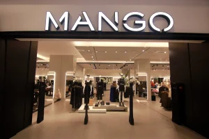 Υπόθεση θανάτου του ιδρυτή της Mango: Ελεύθερος με εγγύηση 1 εκατ. ευρώ ο γιος του – Οι όροι που του επιβλήθηκαν