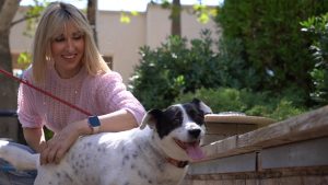 Pet Stories: Η Βασιλική Ρούσσου, η Τίτη και ο σκύλος θεραπείας που αλλάζει ζωές