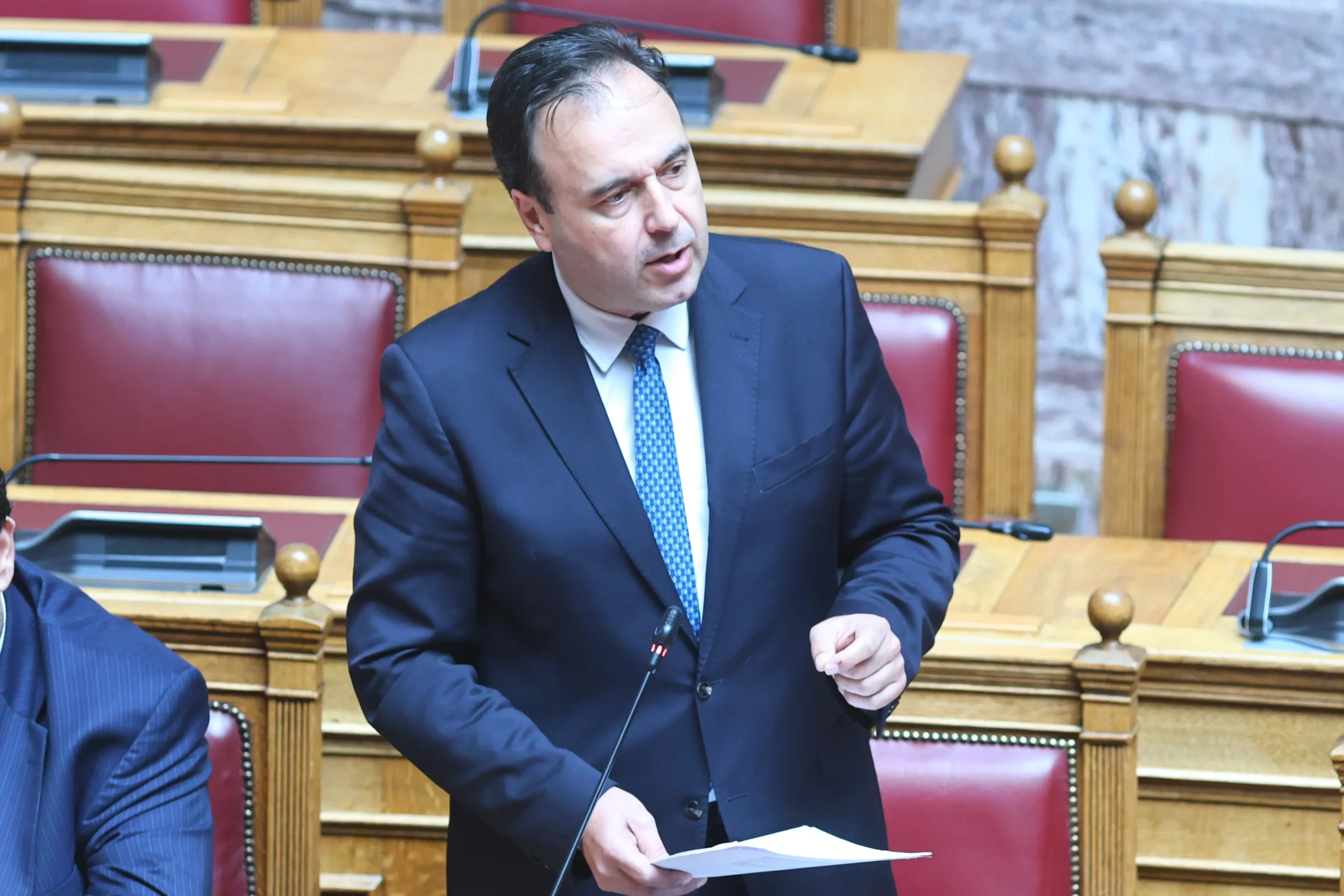 Βουλή: Σφοδρή σύγκρουση για το ψηφιακό νομοσχέδιο και την ΕΥΠ