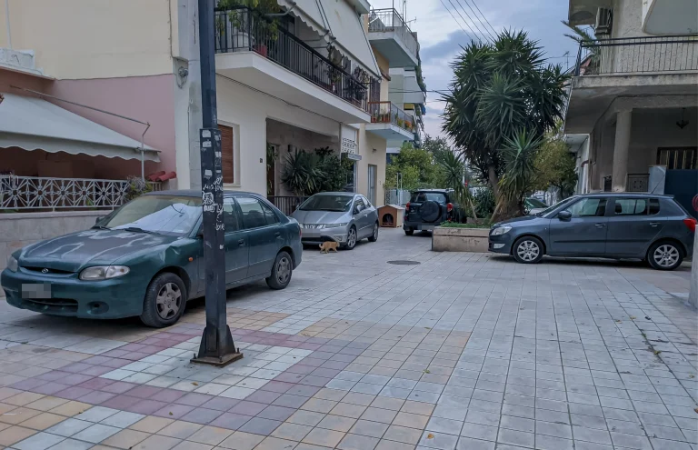 Νέοι κανόνες για τα πάρκινγκ: Τι αλλάζει σε άδειες και ελέγχους