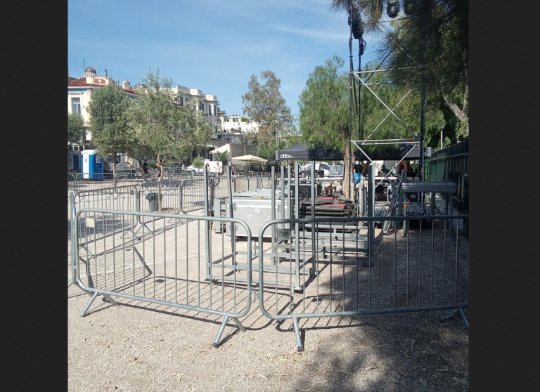 Θησείο: Όλα έτοιμα για την εκδήλωση Τσίπρα – Στήνεται η εξέδρα (ΦΩΤΟ)