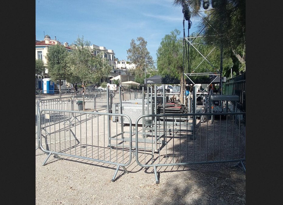 Θησείο: Όλα έτοιμα για την εκδήλωση Τσίπρα – Στήνεται η εξέδρα (ΦΩΤΟ)