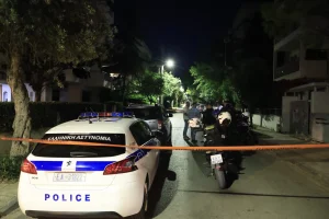 Χολαργός: 57χρονος πυροβόλησε τη σύζυγό του και αυτοκτόνησε μέσα στο σπίτι τους