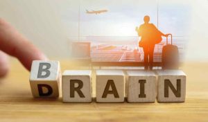 Brain Drain χωρίς φρένο: Νέο ρεκόρ φυγής Ελλήνων επιστημόνων το 2025